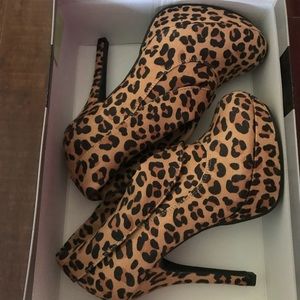 Women’s leopard heels